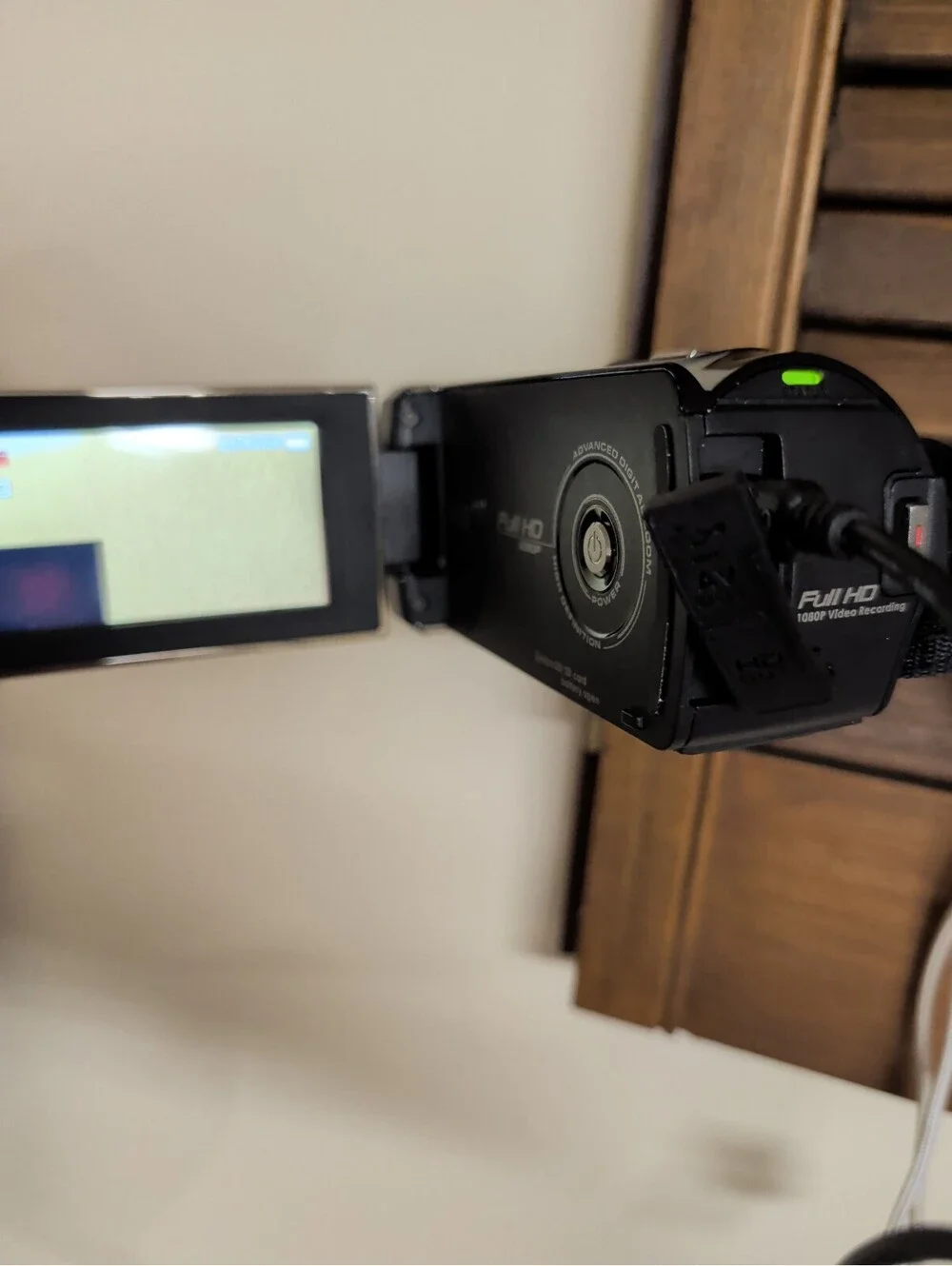 Polaroid iD975 Dual Shot Full HD Video Camera w/16MP Needs Battery Fully Tested